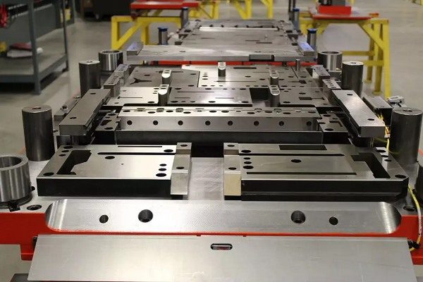 تطبيقات صناعية لمكونات CNC ثلاثية المحاور في الأتمتة والمعدات العامة والإلكترونيات والطب